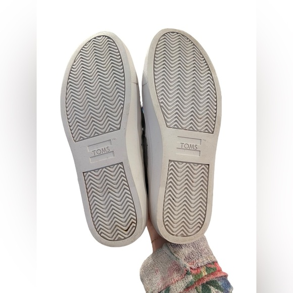 NIB TOMS Women’s Parker Slip Ons Shoes in Grey in size 5.5 - Picture 7 of 8